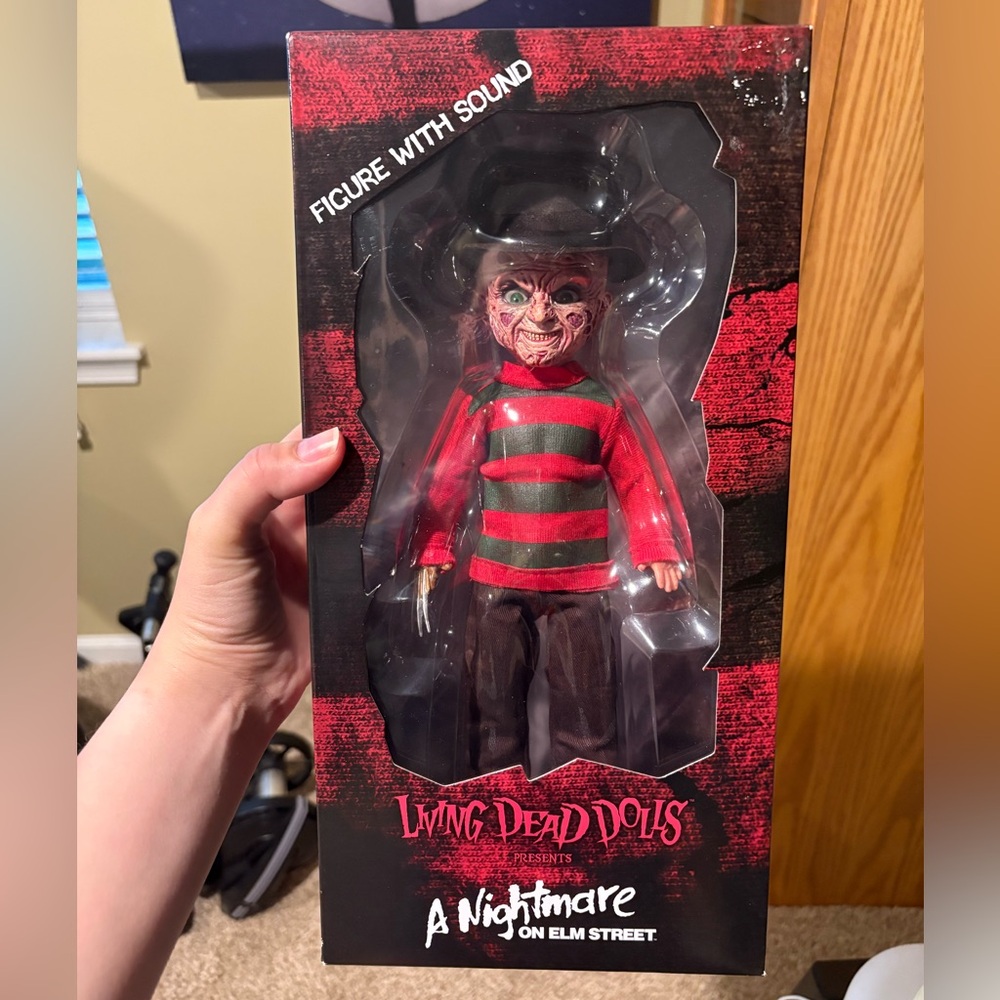 Living dead dolls A Nightmare on Elm Street Figure - Freddy Krueger